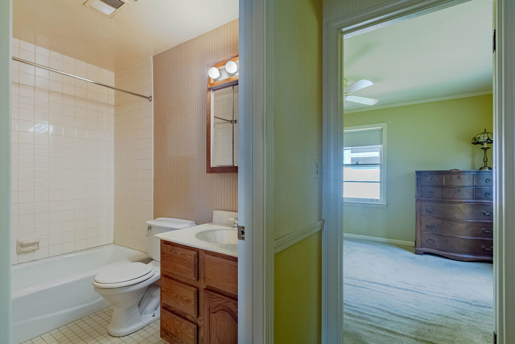 8937 Harms Road Morton Grove, IL 60053 - Photo 13 of 27 Gallery Image 13