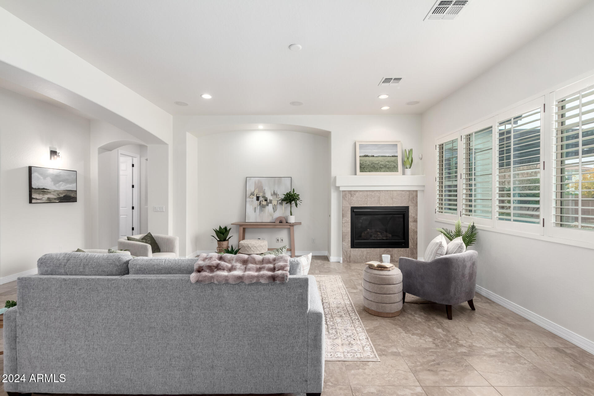 3150 East Warbler Road Gilbert, AZ 85297 - Photo 8 of 46 Gallery Image 8