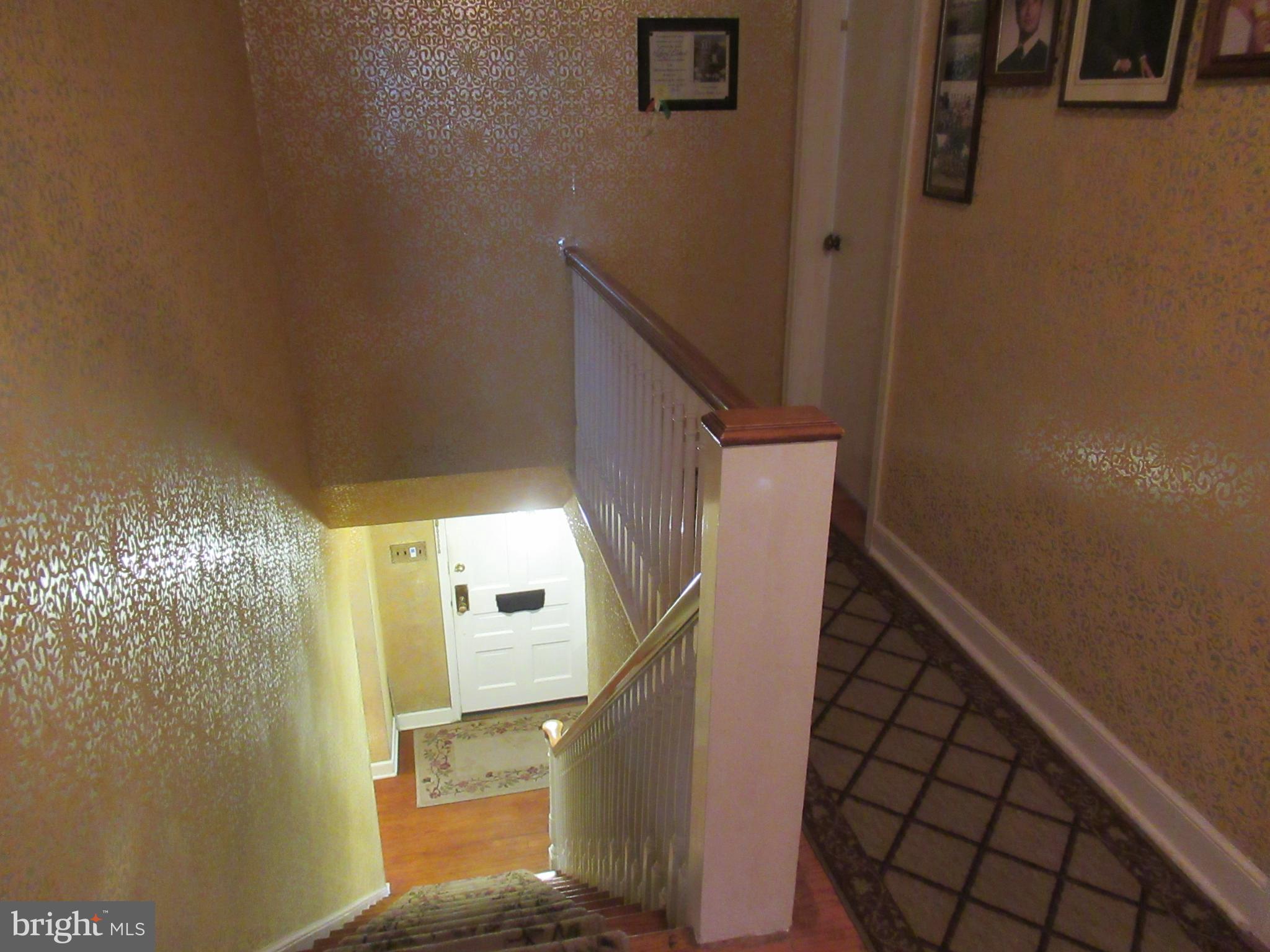 101 Dewey Road Cheltenham, PA 19012 - Photo 22 of 37 Upstairs hall