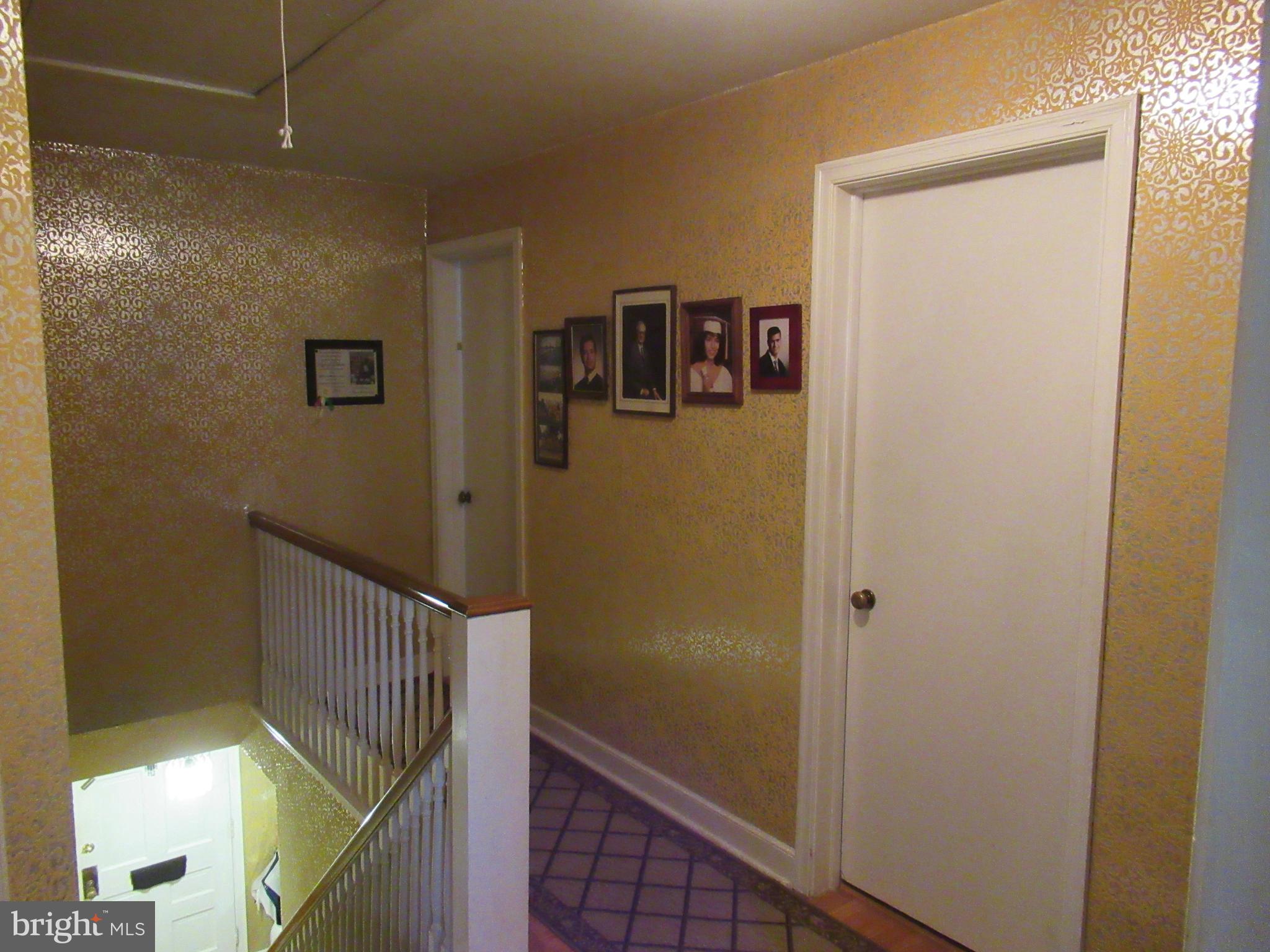 101 Dewey Road Cheltenham, PA 19012 - Photo 23 of 37 Upstairs hall