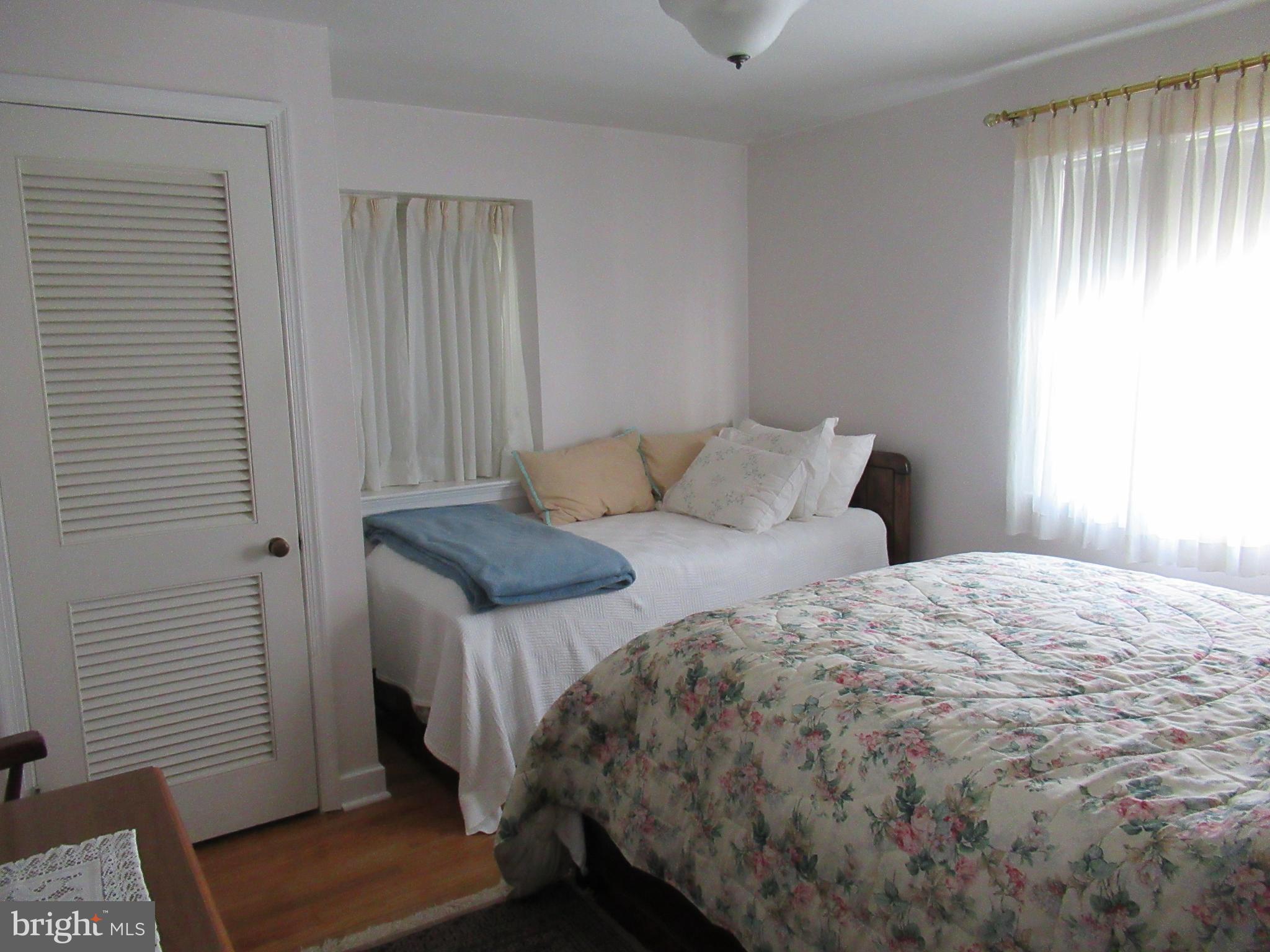 101 Dewey Road Cheltenham, PA 19012 - Photo 27 of 37 Number 3 with a day bed