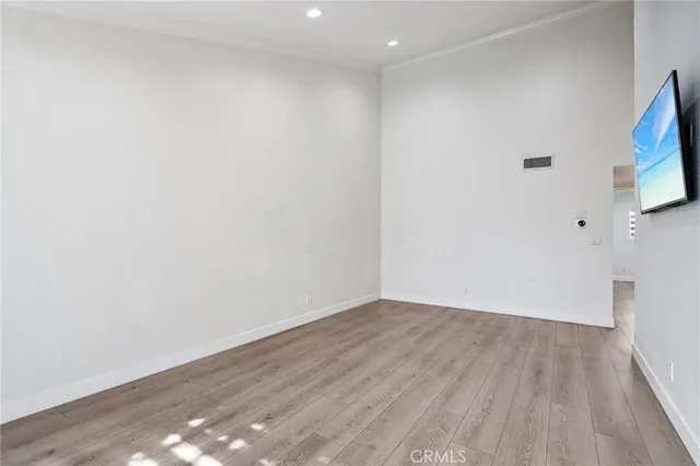 $449,950 | 7439 Woodman Avenue, Unit 31, Van Nuys, CA 91405