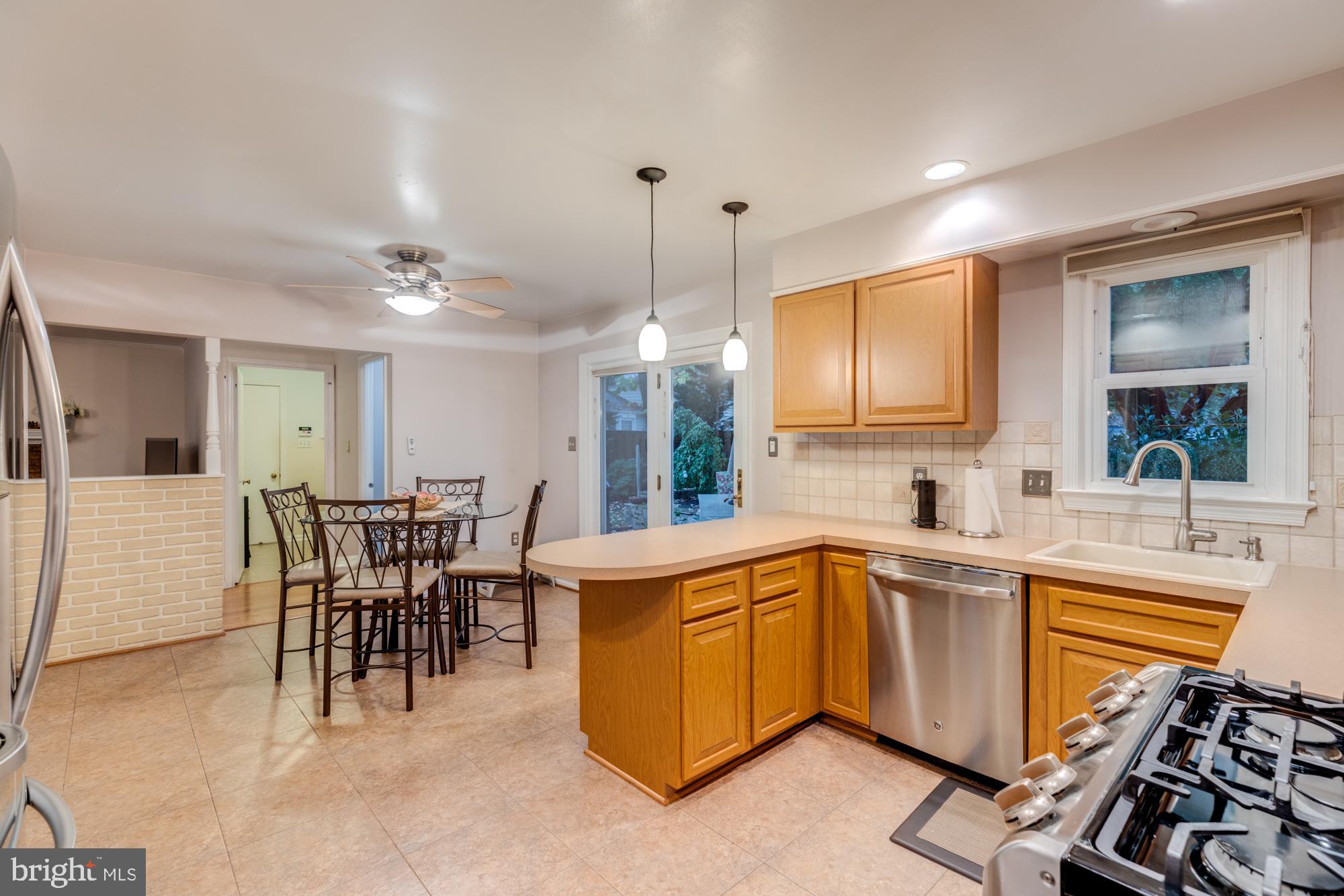 8116 Northumberland Road Springfield, VA 22153 - Photo 24 of 54 Kitchen breakfast area, direct access to backyard