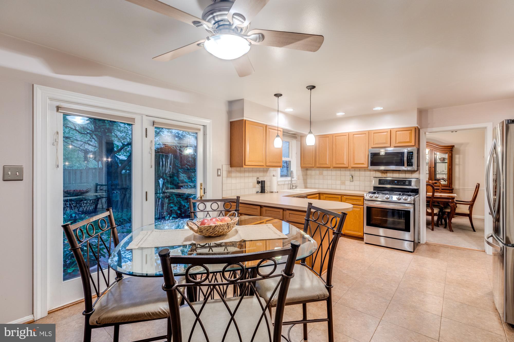 8116 Northumberland Road Springfield, VA 22153 - Photo 28 of 54 Large eating area off kitchen opens to backyard