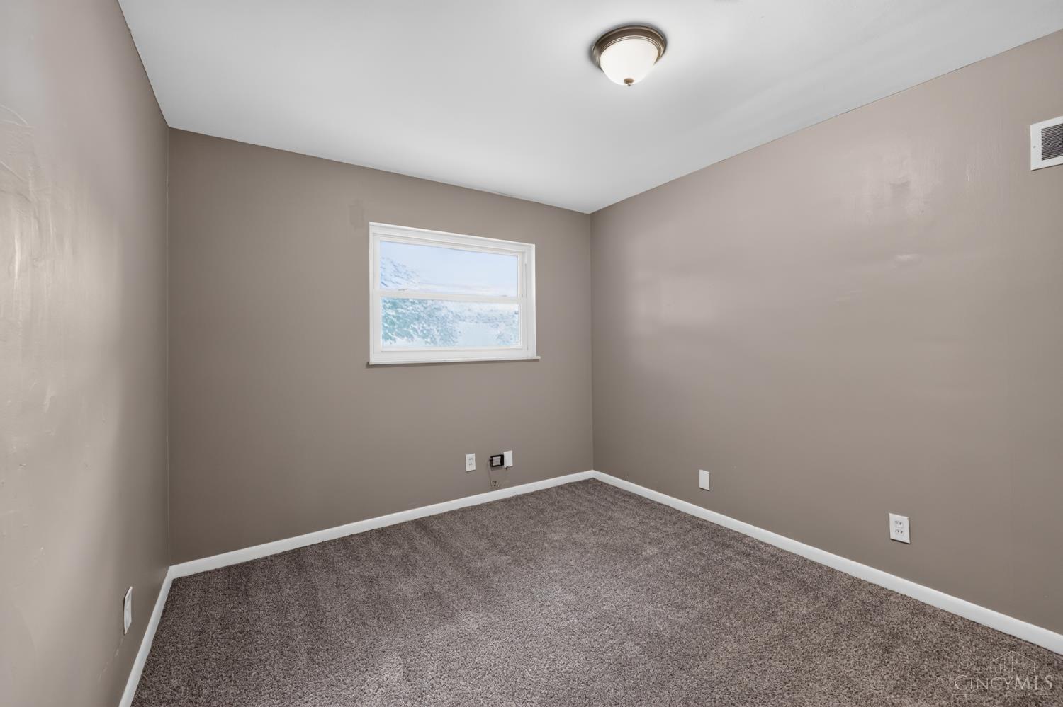11410 Pippin Road Cincinnati, OH 45231 - Photo 17 of 33