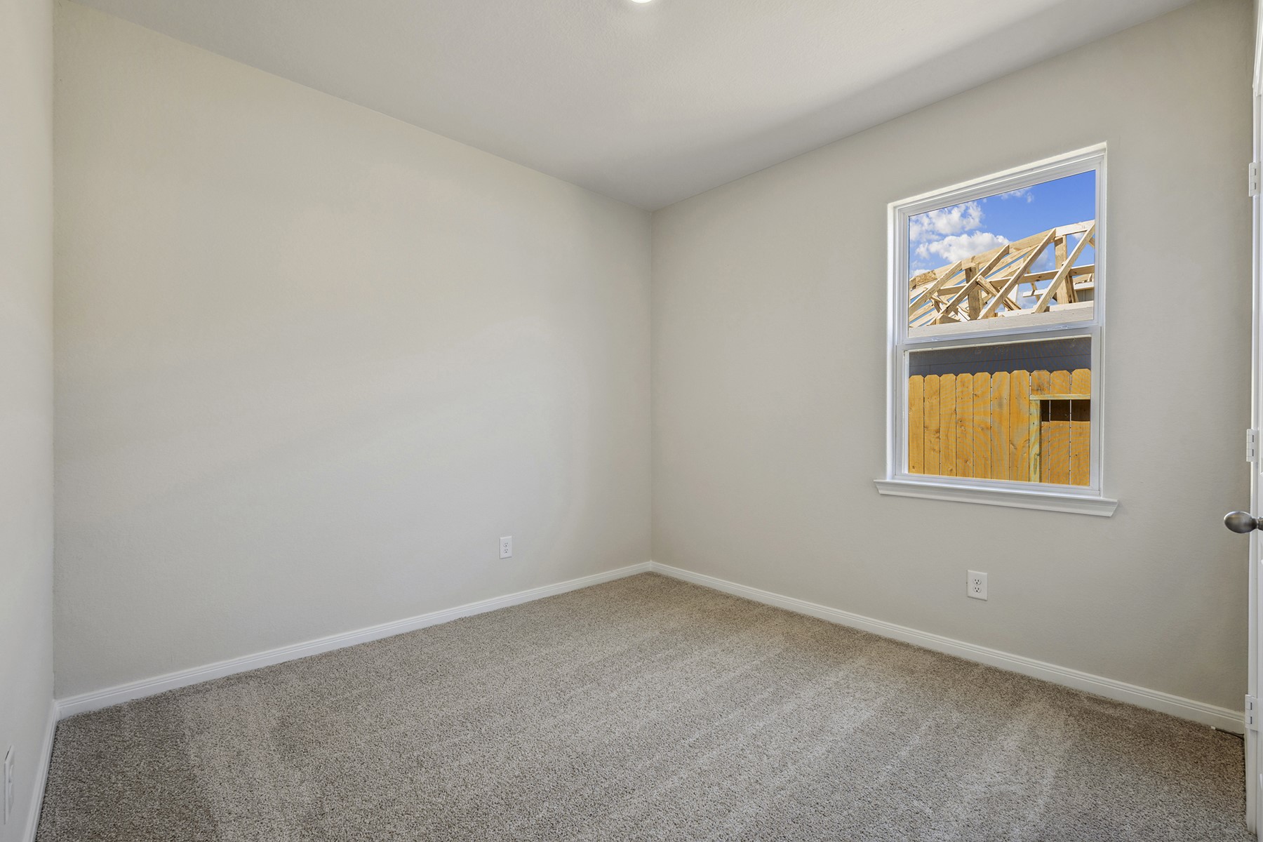 10422 Red Cardinal Drive Cleveland, TX 77328 - Photo 15 of 23 an empty room with windows