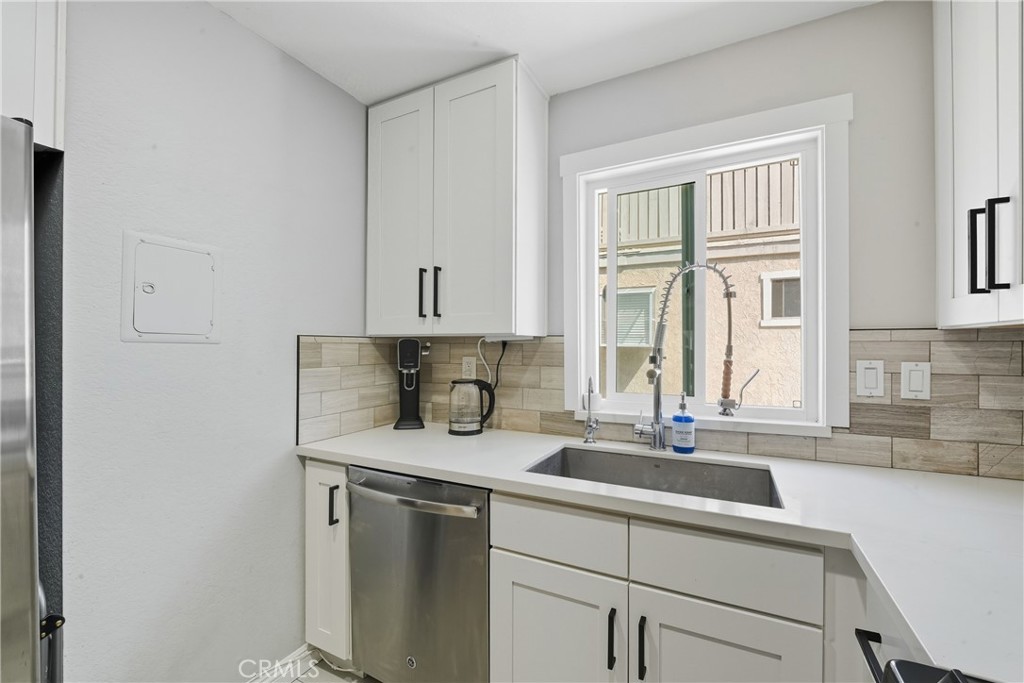 334 South Walnut Avenue, Unit 13 Brea, CA 92821 - Photo 6 of 28