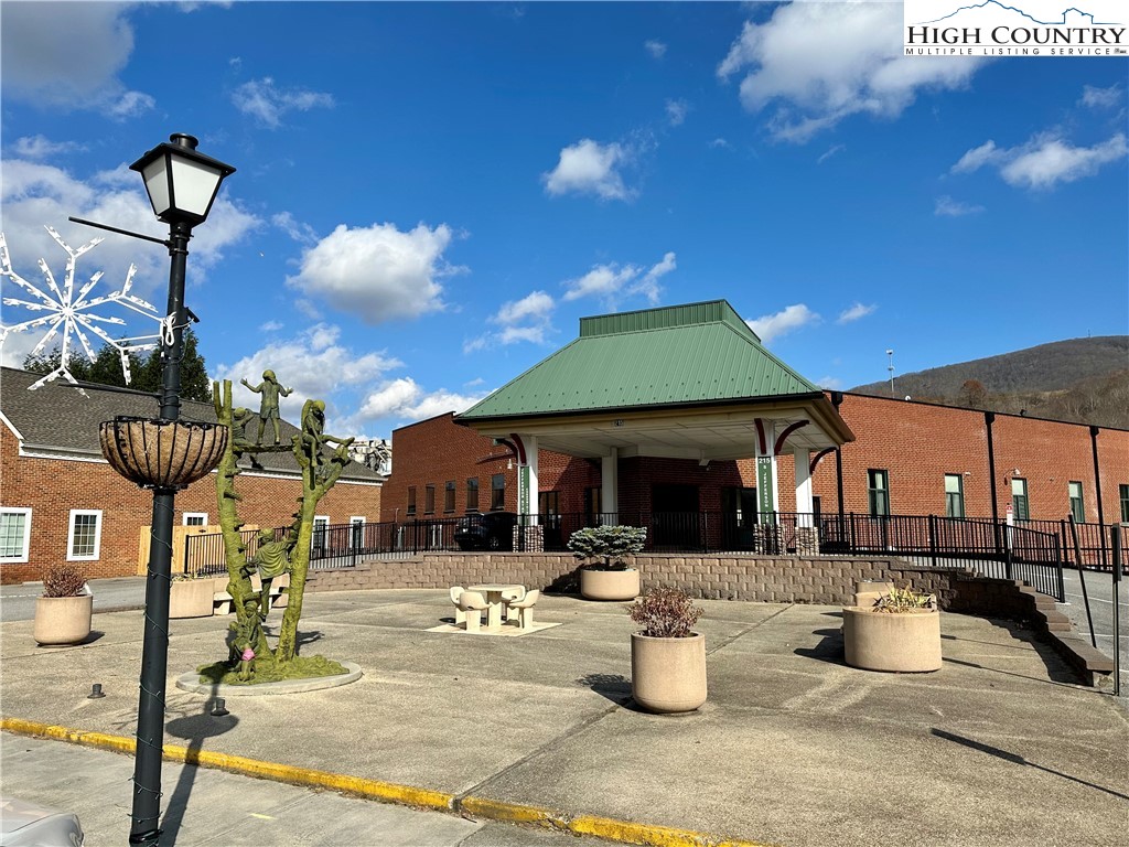 215 South Jefferson Ave Unit 209