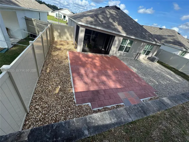 a view of outdoor space