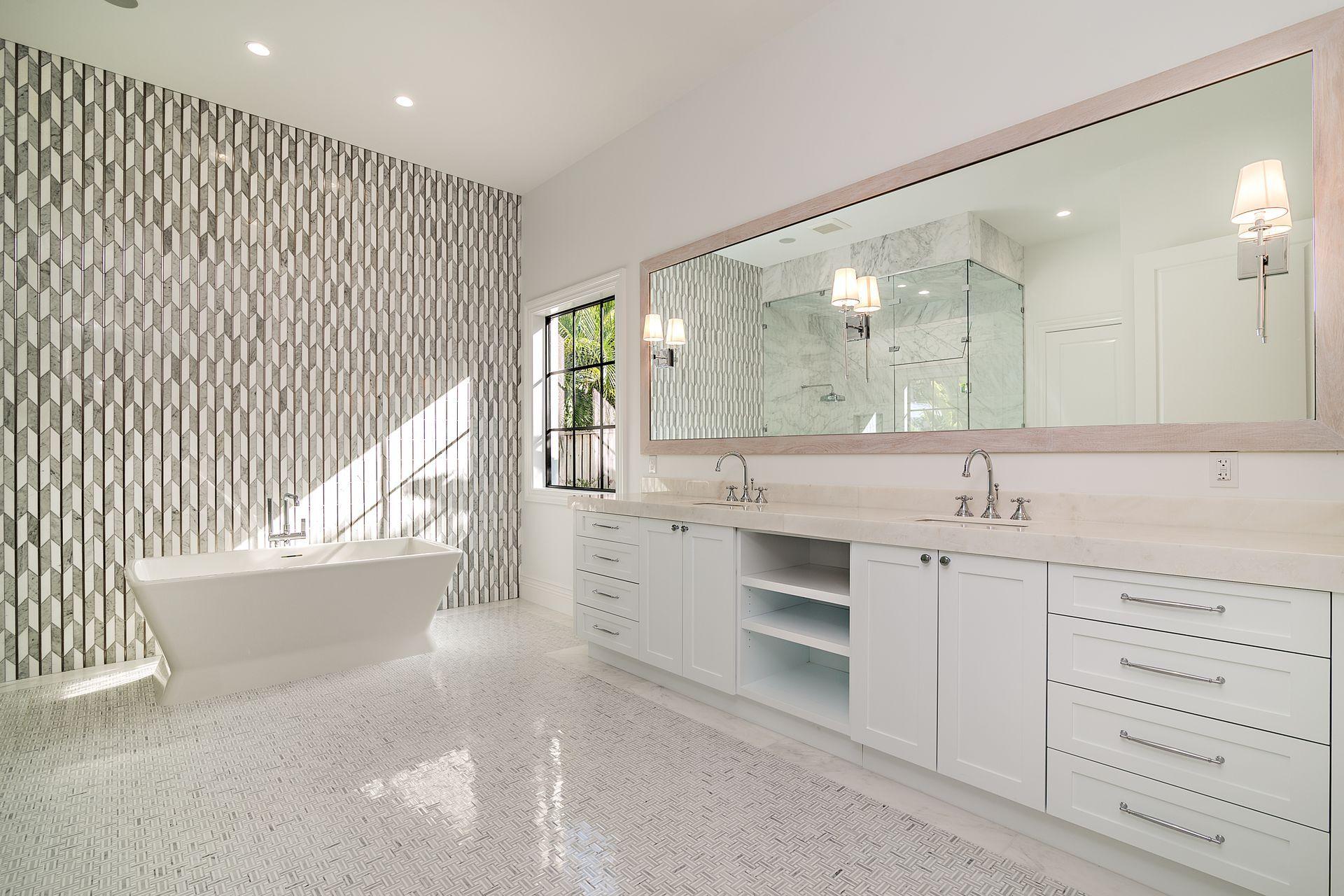 332 Potter Road West Palm Beach, FL 33405 - Photo 15 of 42 Master Bathroom