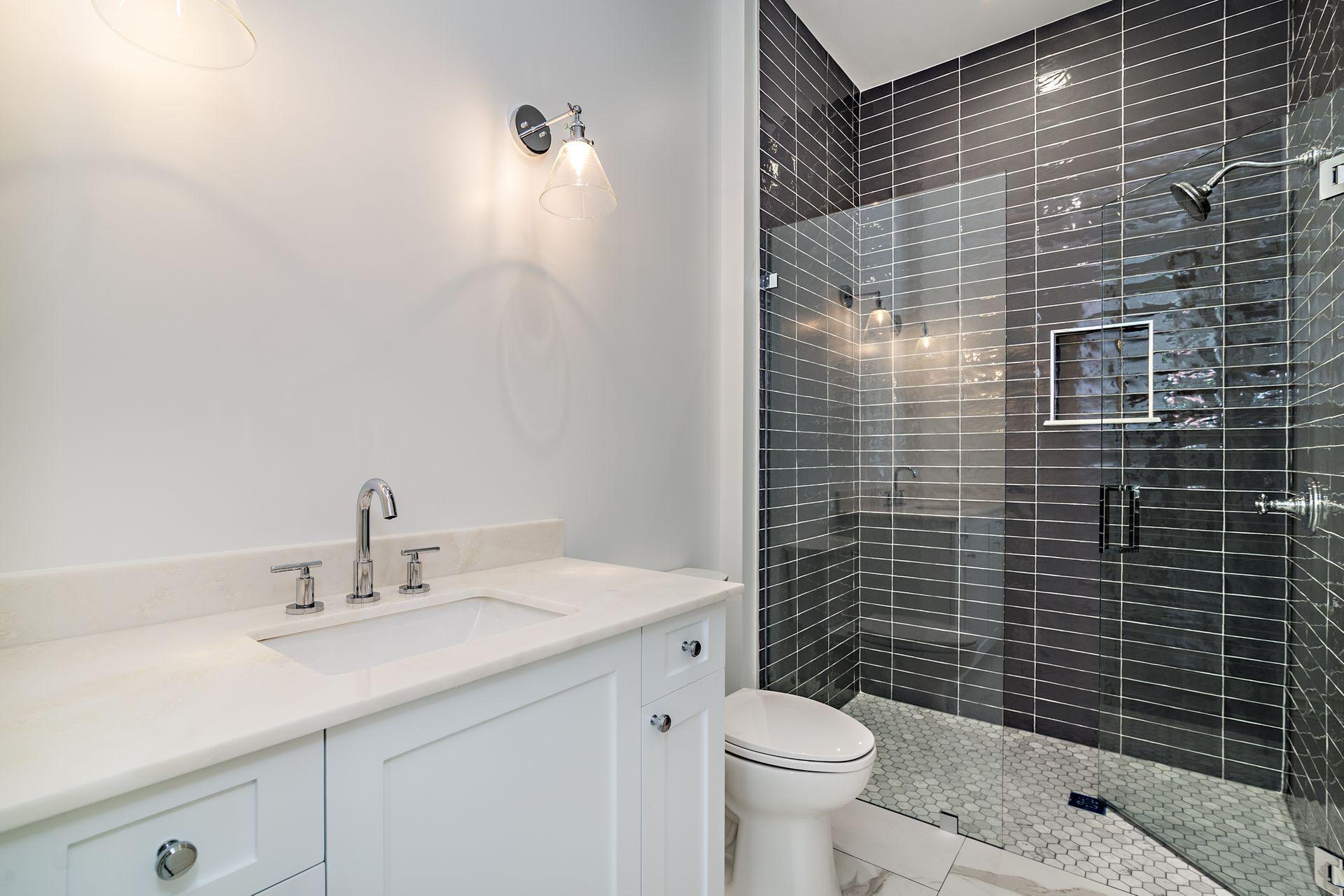332 Potter Road West Palm Beach, FL 33405 - Photo 27 of 42 Bathroom