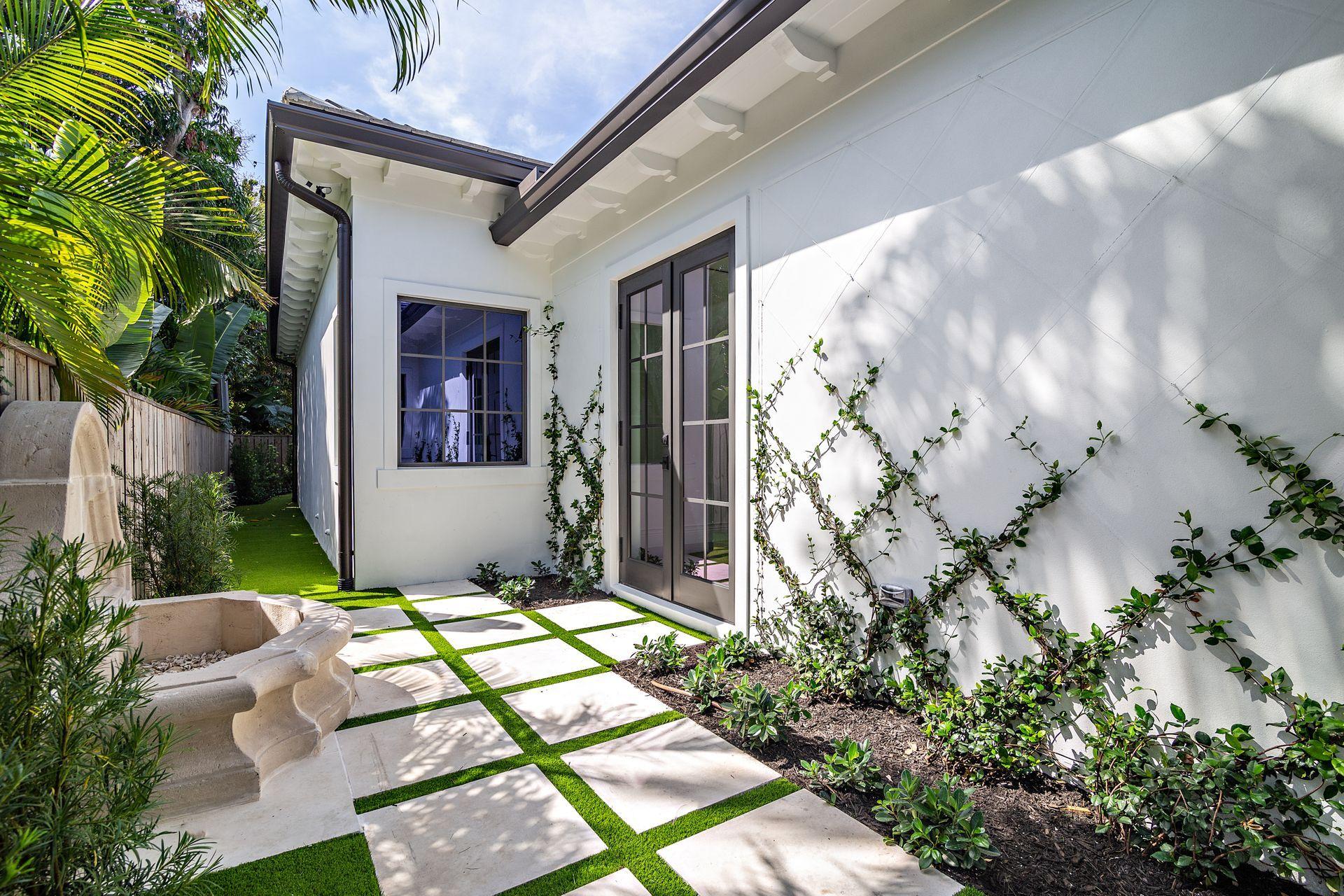 332 Potter Road West Palm Beach, FL 33405 - Photo 34 of 42 Private Courtyard
