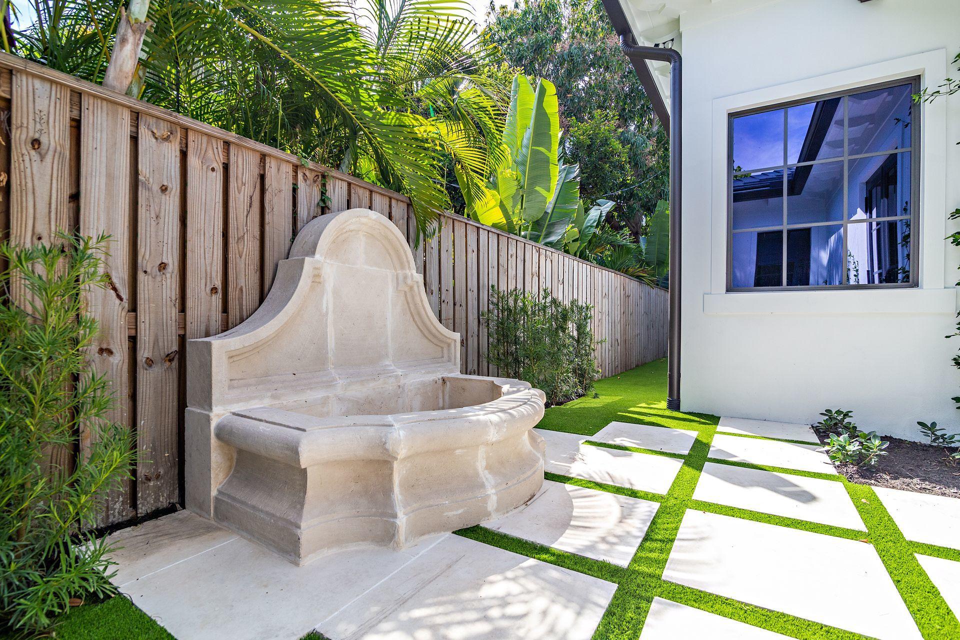 332 Potter Road West Palm Beach, FL 33405 - Photo 35 of 42 Courtyard