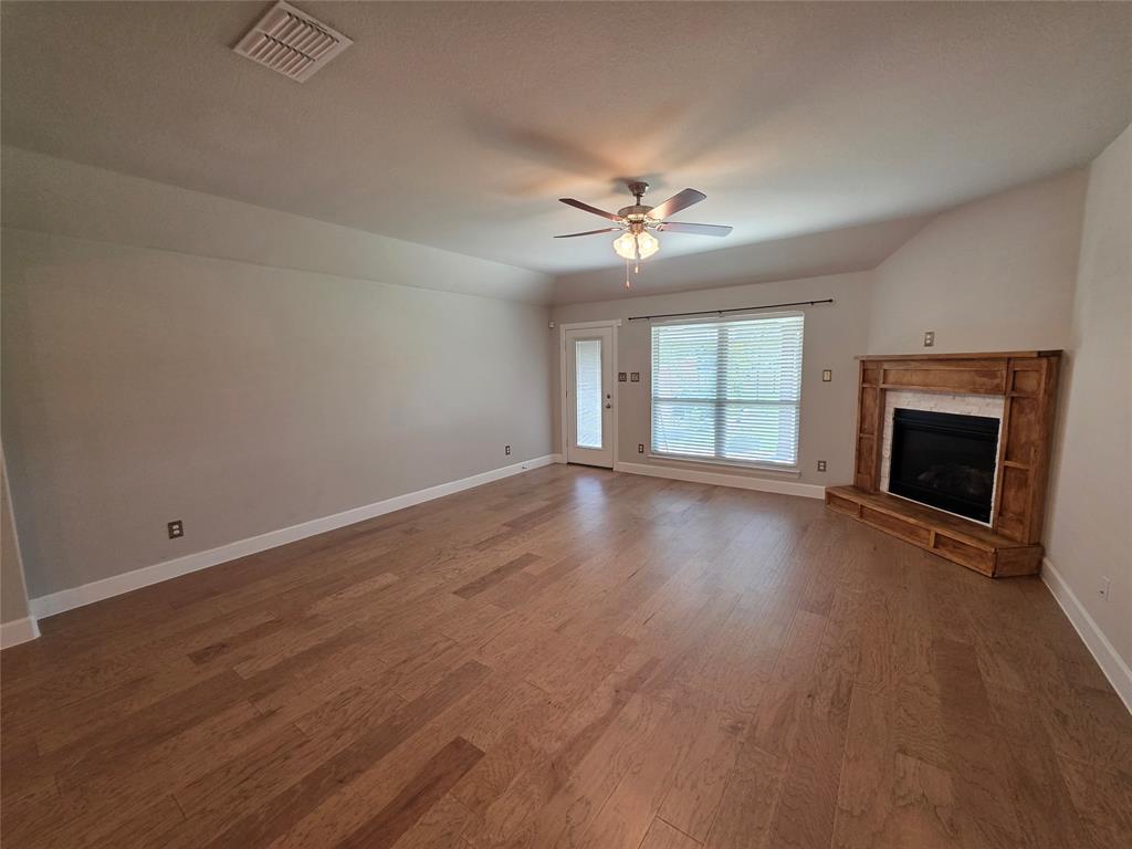 11745 Wulstone Road Fort Worth, TX 76052 - Photo 15 of 40