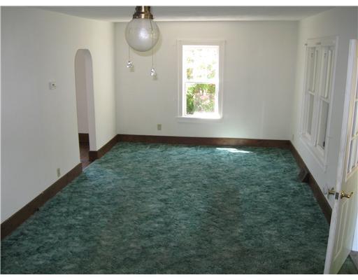 1036 North Stateline Road Hermitage, PA 16148 - Photo 3 of 12 Living Room.