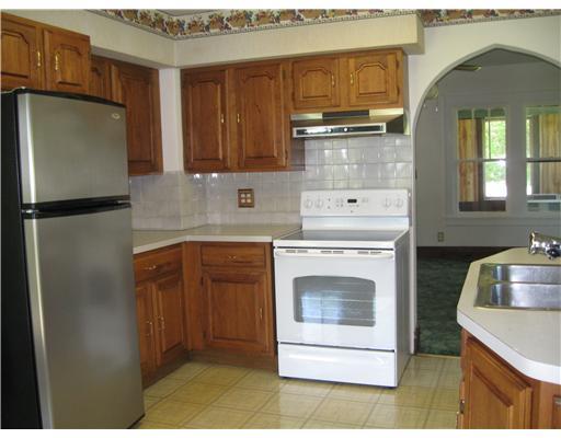 1036 North Stateline Road Hermitage, PA 16148 - Photo 5 of 12 Kitchen.