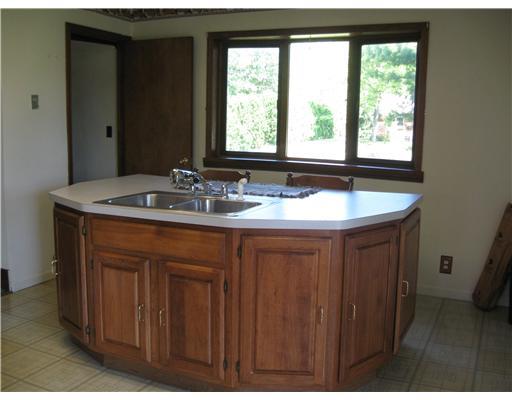 1036 North Stateline Road Hermitage, PA 16148 - Photo 6 of 12 Kitchen.