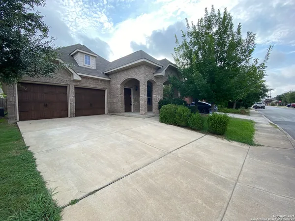 $1,800 | 12027 Mill Berger, San Antonio, TX 78254