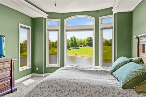 $915,000 | 8070 Green Glades Court, Parkville, MO 64152