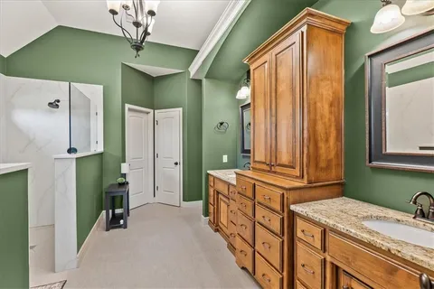 $915,000 | 8070 Green Glades Court, Parkville, MO 64152