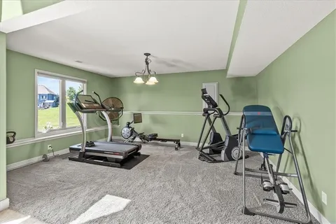 $915,000 | 8070 Green Glades Court, Parkville, MO 64152