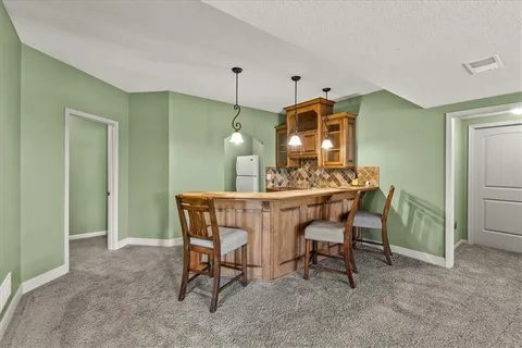 $915,000 | 8070 Green Glades Court, Parkville, MO 64152