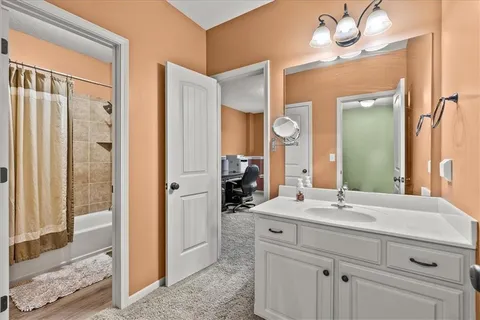 $915,000 | 8070 Green Glades Court, Parkville, MO 64152