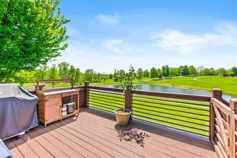$915,000 | 8070 Green Glades Court, Parkville, MO 64152