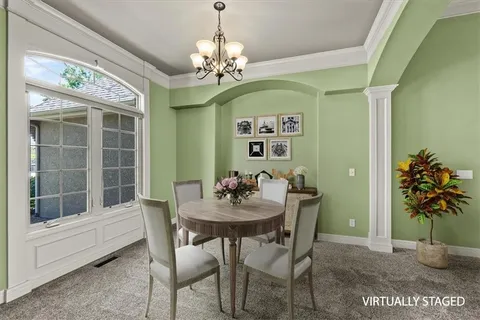 $915,000 | 8070 Green Glades Court, Parkville, MO 64152