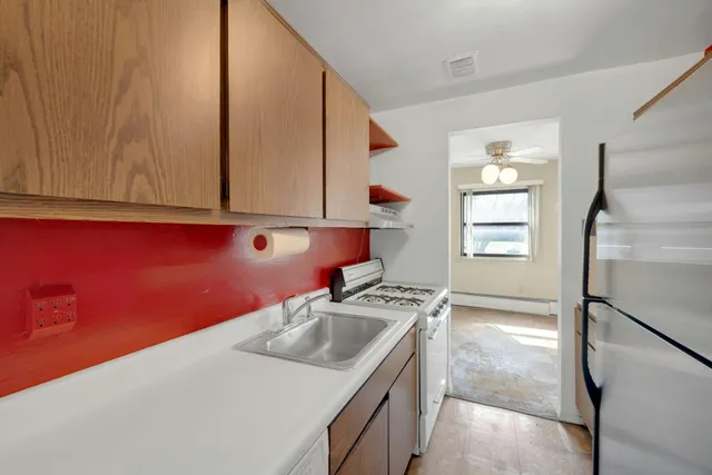 $279,000 | 2261 Palmer Avenue, Unit 2M, New Rochelle, NY 10801