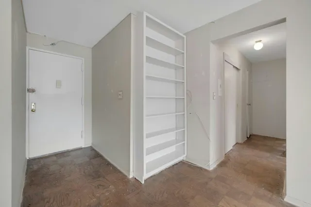 $279,000 | 2261 Palmer Avenue, Unit 2M, New Rochelle, NY 10801