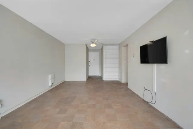 $279,000 | 2261 Palmer Avenue, Unit 2M, New Rochelle, NY 10801