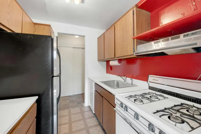 $279,000 | 2261 Palmer Avenue, Unit 2M, New Rochelle, NY 10801