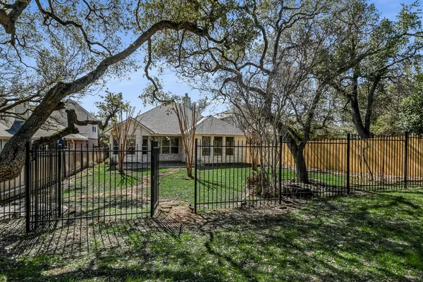 $724,990 | 7416 Brecourt Manor Way, Austin, TX 78739