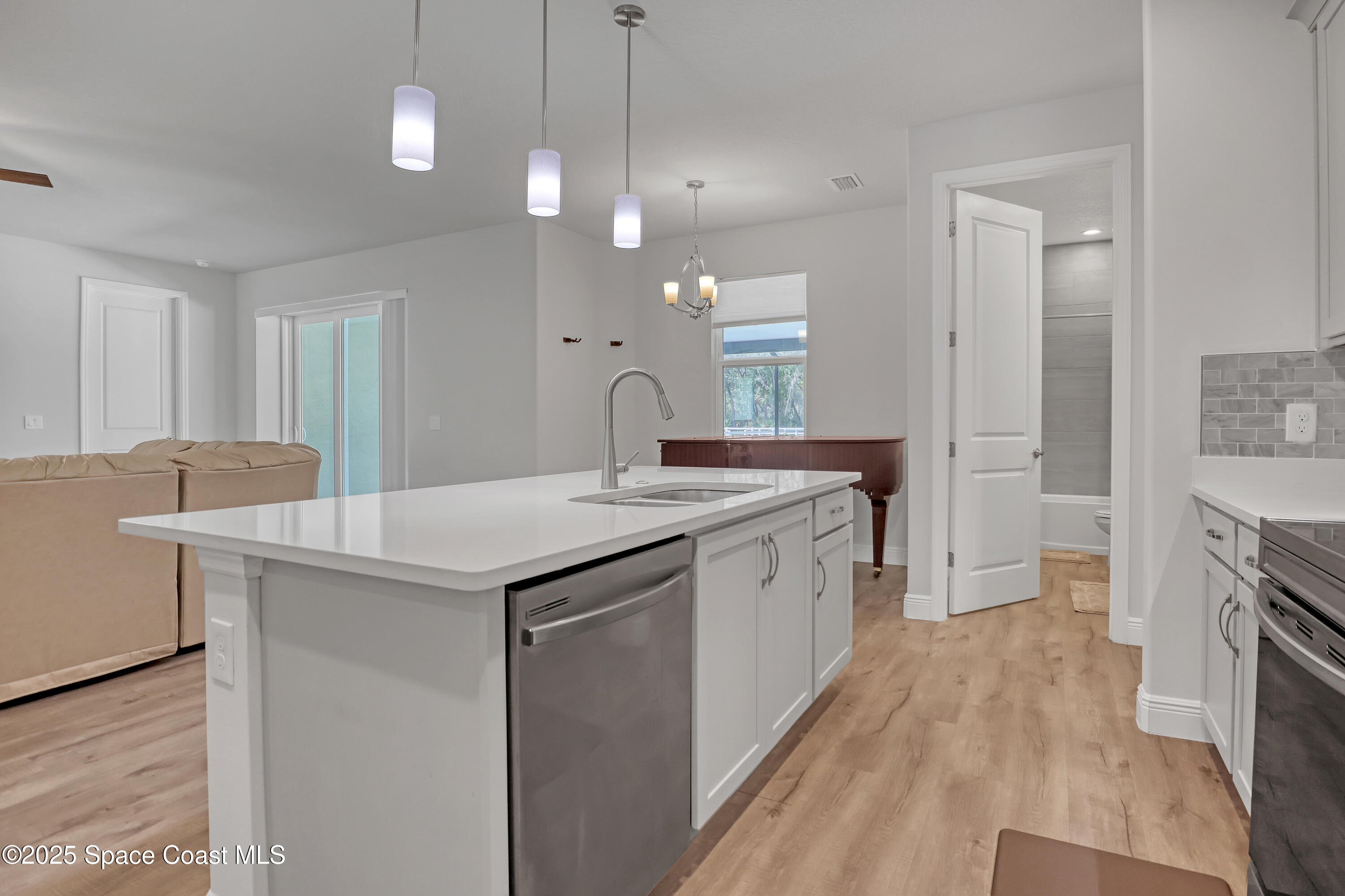 1841 Market Circle Northeast Palm Bay, FL 32905 - Photo 14 of 46 1841 Market (20)