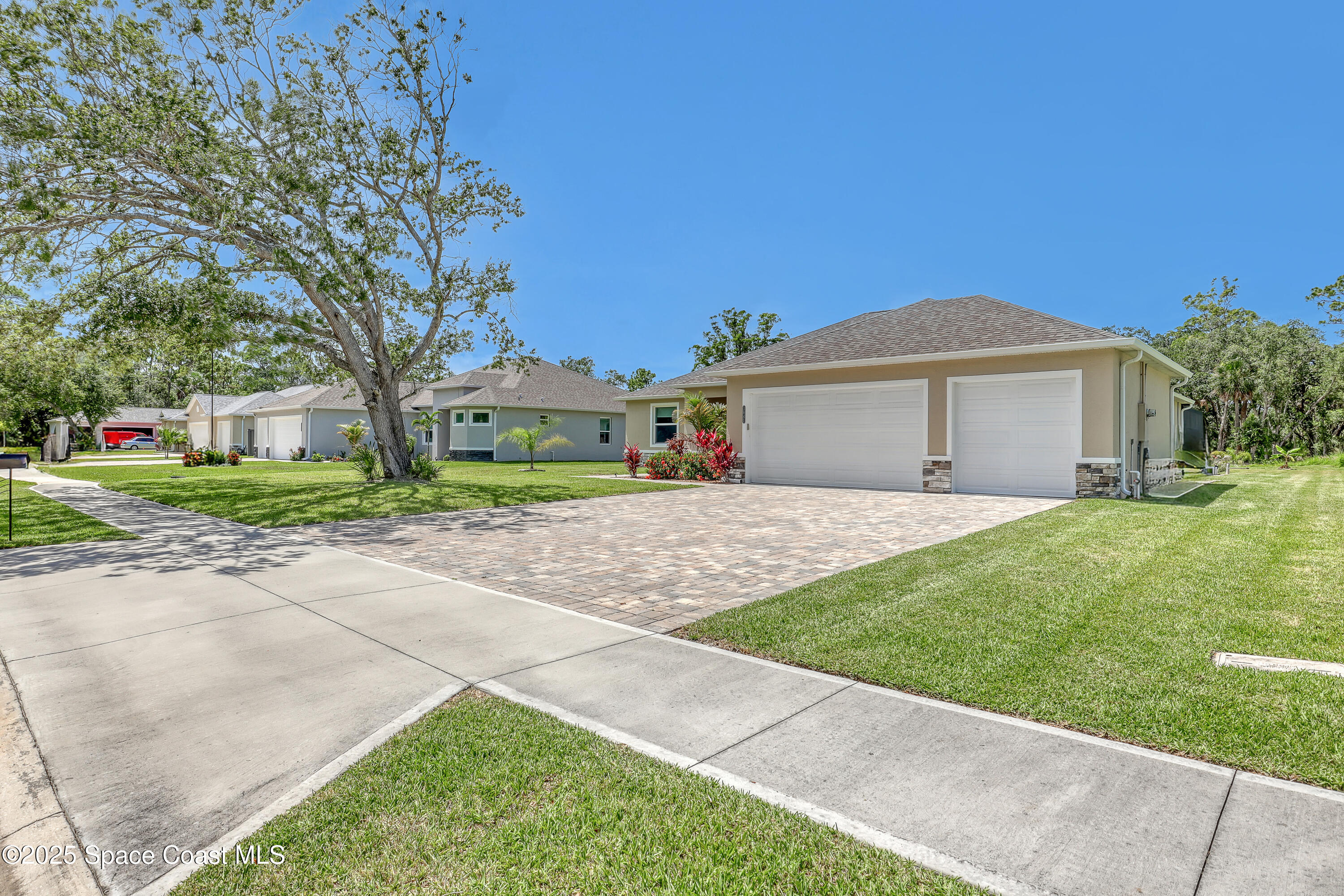 1841 Market Circle Northeast Palm Bay, FL 32905 - Photo 3 of 46 1841 Market (1)e