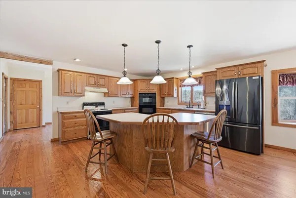 $1,385,900 | 120 Benfield Road, Macungie, PA 18062