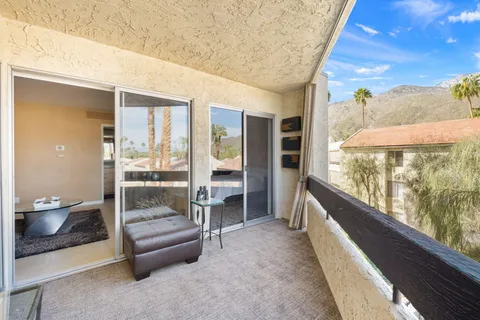 $285,500 | 1552 South Camino Real, Unit 333, Palm Springs, CA 92264