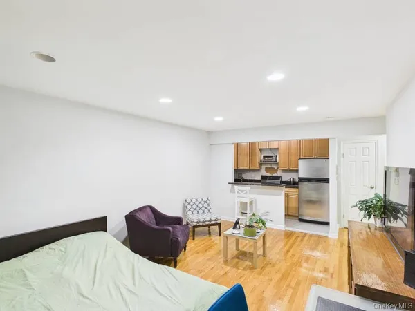 $183,000 | 65-15 Alderton Street, Unit 3F | Rego Park