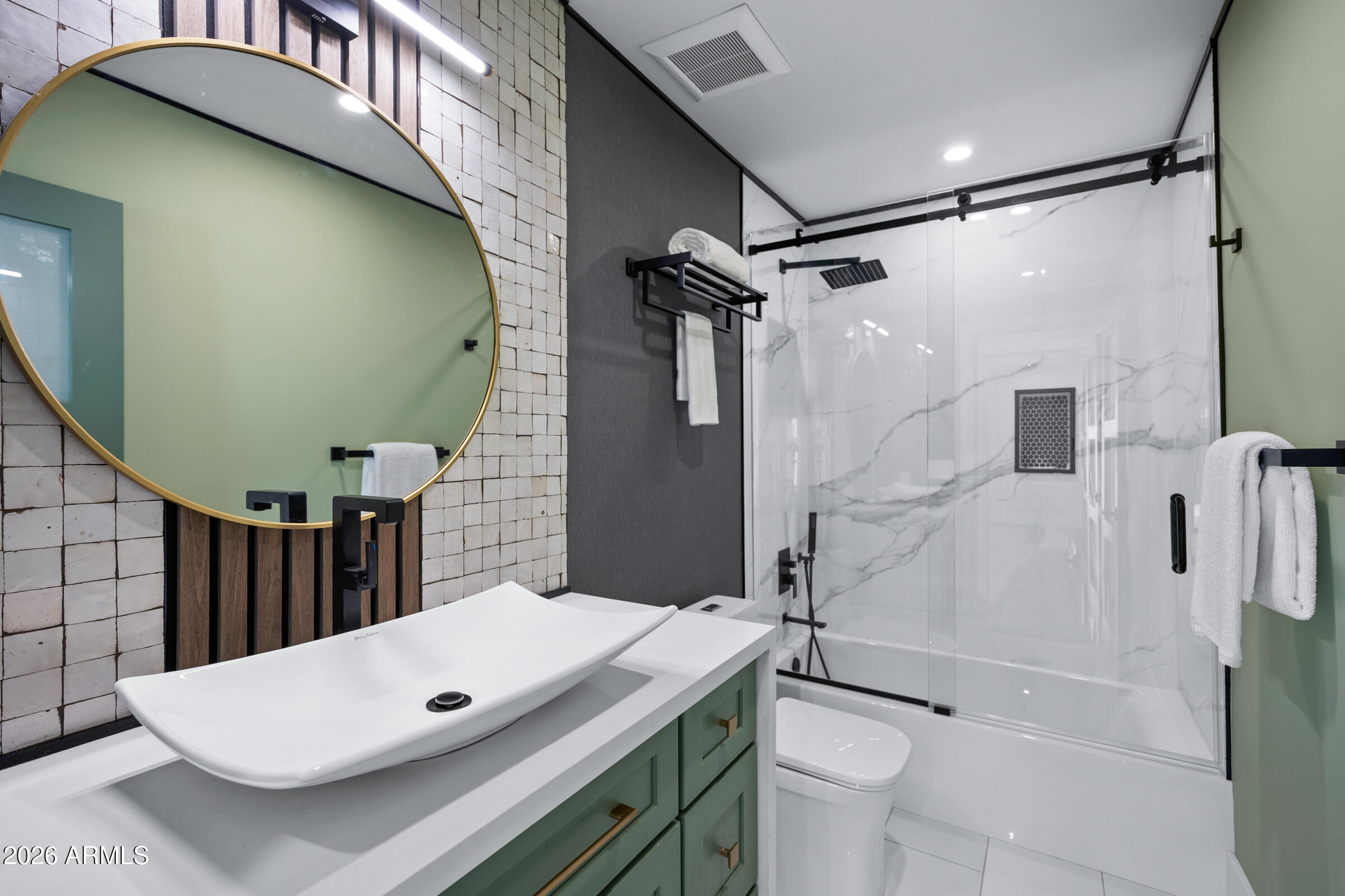 3616 East Fairmount Avenue Phoenix, AZ 85018 - Photo 23 of 58 En suite bathroom 3