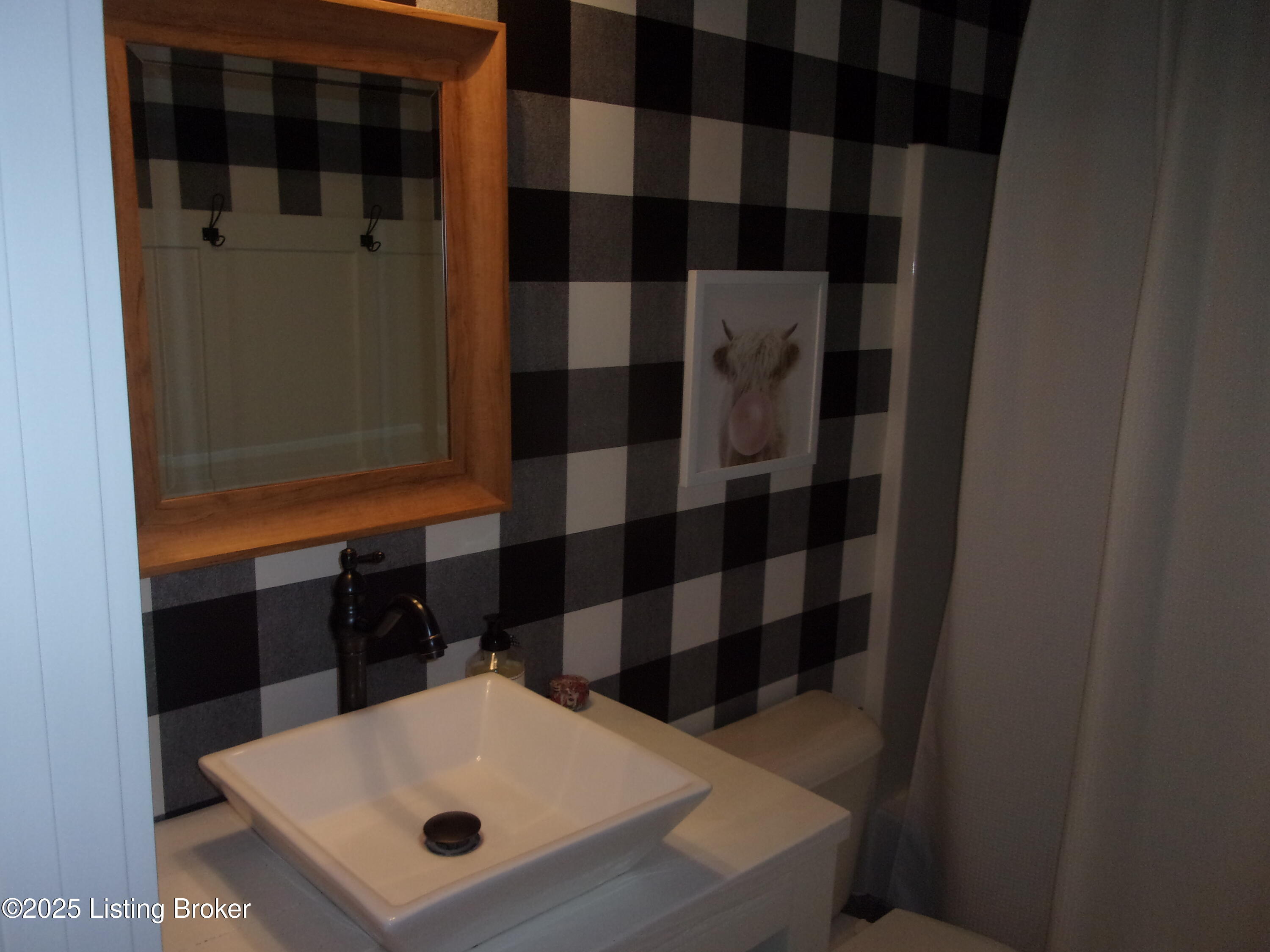 7170 Lawrenceburg Road Bloomfield, KY 40008 - Photo 26 of 39 101_6934