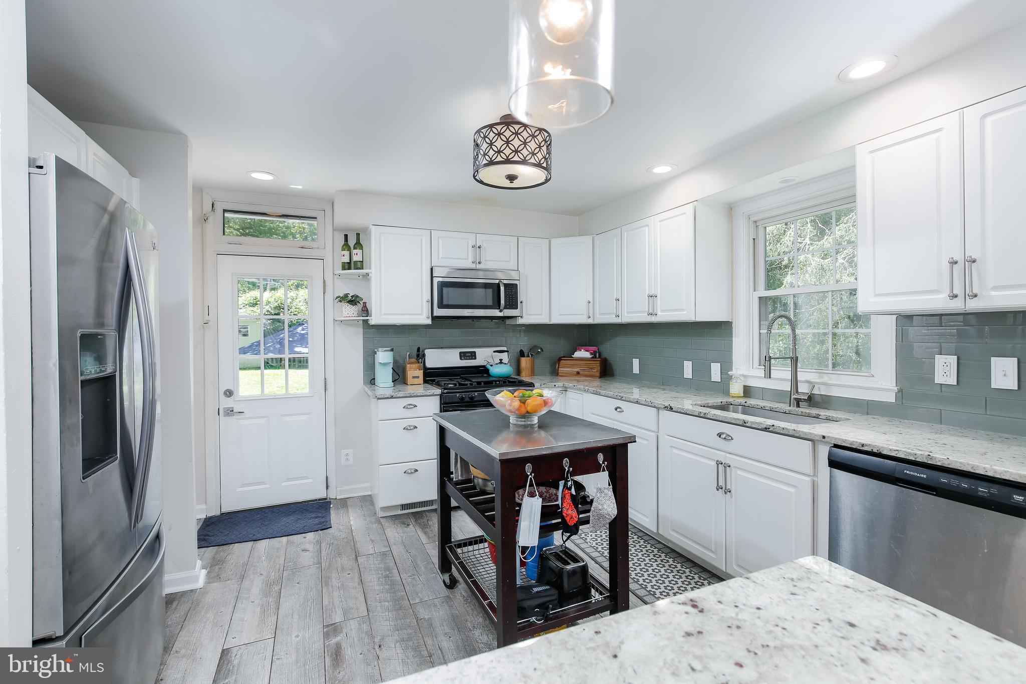 6708 Sherwood Road Baltimore, MD 21239 - Photo 13 of 29