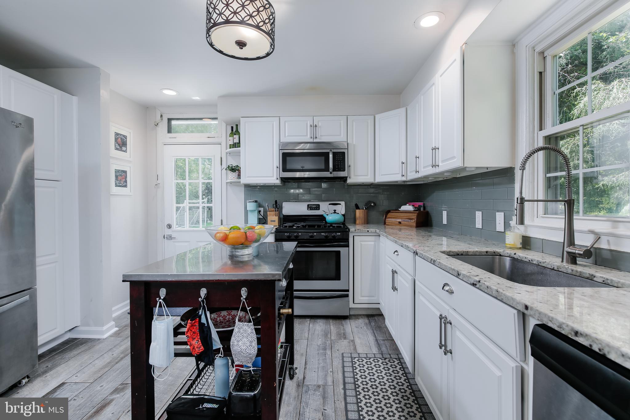 6708 Sherwood Road Baltimore, MD 21239 - Photo 10 of 29