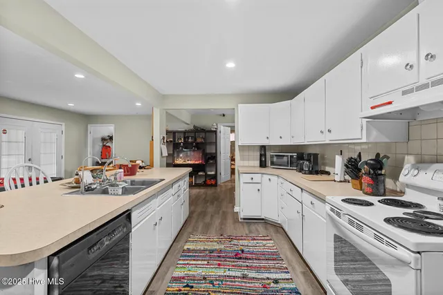 $249,900 | 608 Henderson Drive, Jacksonville, NC 28540