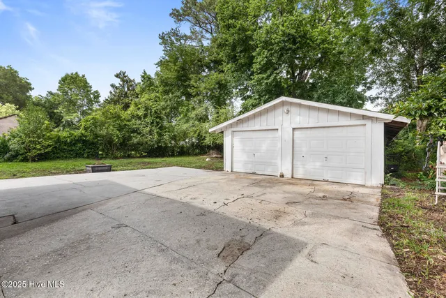 $249,900 | 608 Henderson Drive, Jacksonville, NC 28540