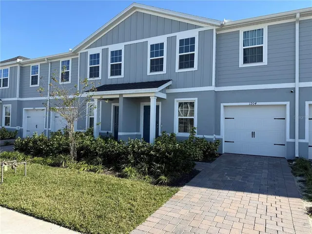 $295,000 | 1204 Port Blue Way, Lady Lake, FL 32159