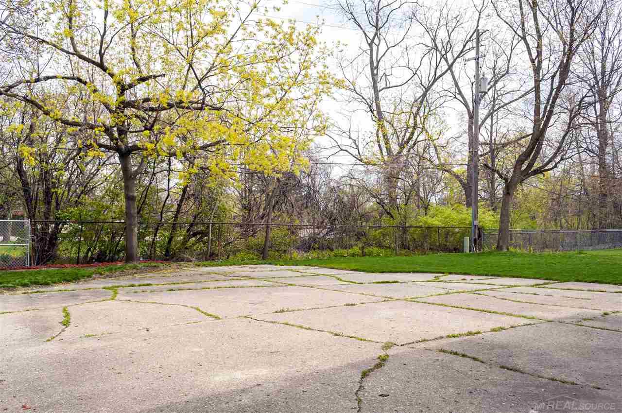 762 Bedford Road Grosse Pointe, MI 48230 - Photo 49 of 57 50039523-48.JPG