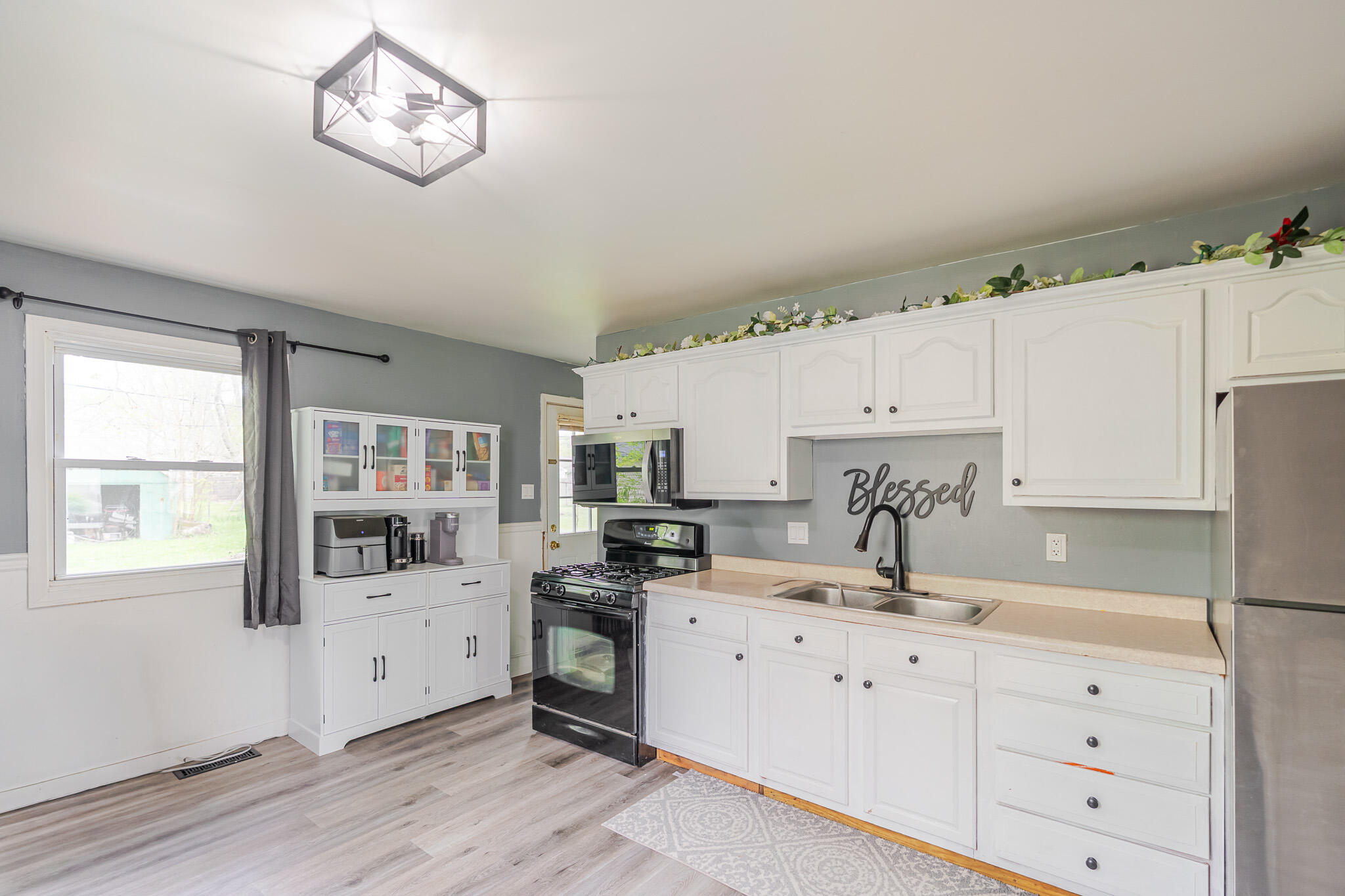 726-1 Imperial Road Valparaiso, IN 46385 - Photo 3 of 12 2048x1365