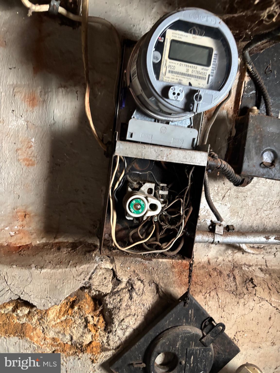 2507 Mutter Street Philadelphia, PA 19133 - Photo 17 of 26 a front view of a house