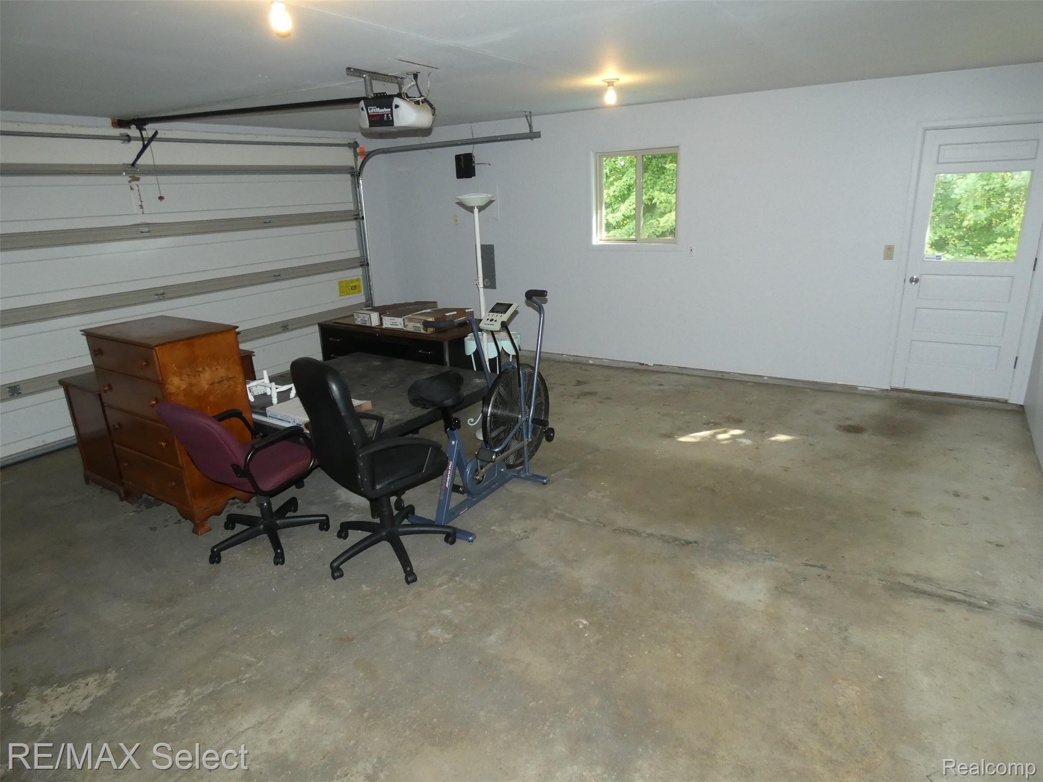 2009 Wiggins Road Fenton, MI 48430 - Photo 25 of 30 2009 Wiggins 020.JPG